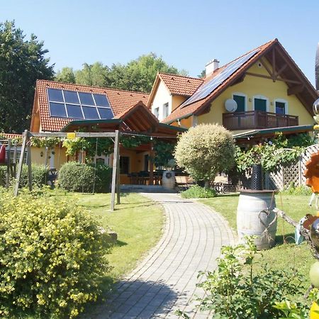 Riegler'S Buschenschank Loipersdorf bei Fuerstenfeld Exterior photo