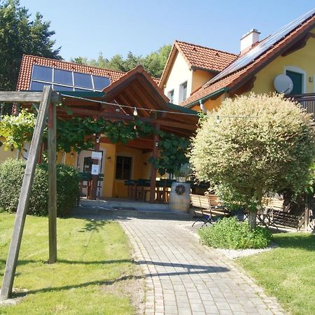 Riegler'S Buschenschank Loipersdorf bei Fuerstenfeld Exterior photo